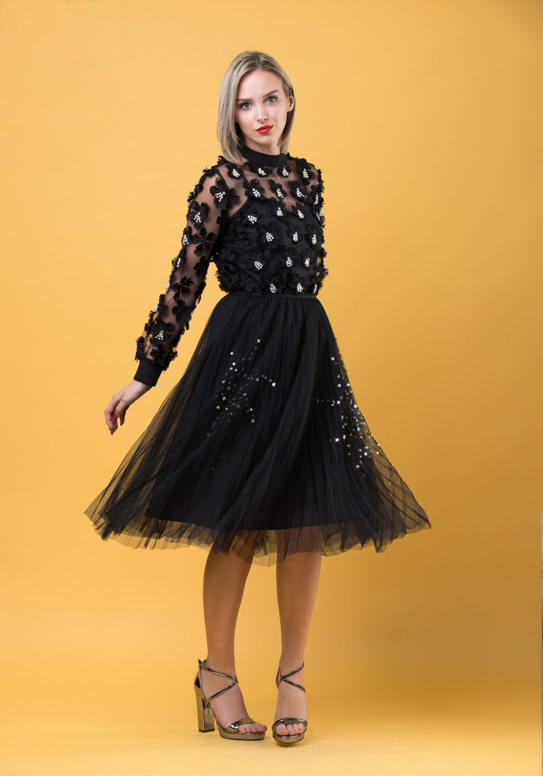 2 WAYS YOU CAN WEAR A MIDI SKIRT