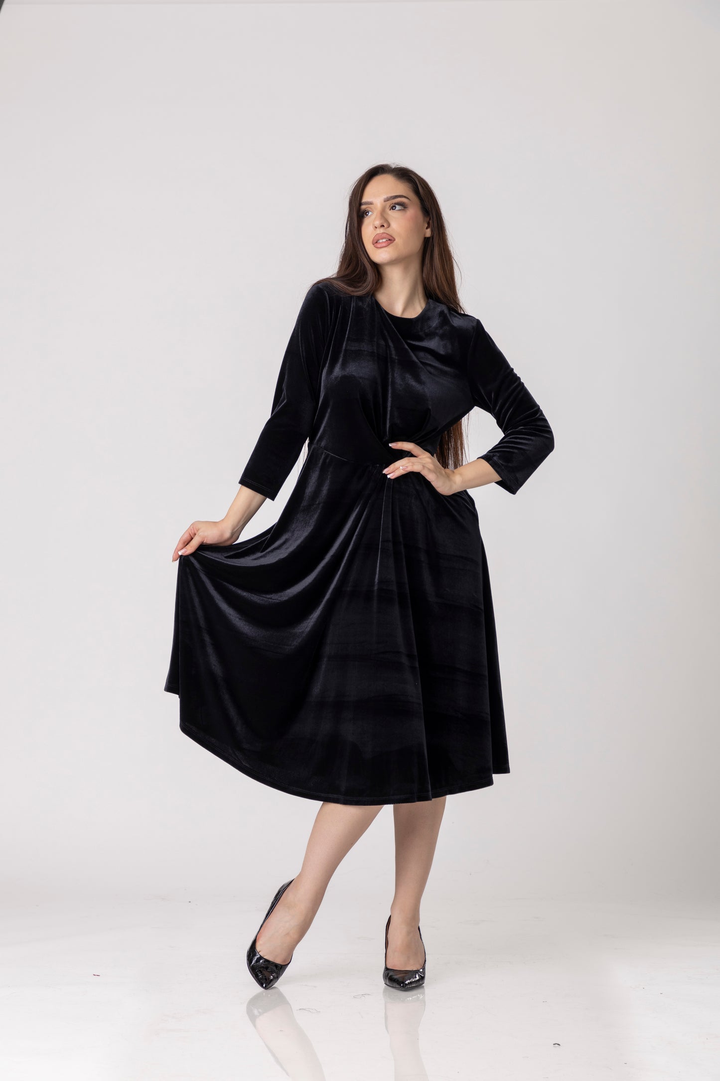 Kaven Velvet Midi Dress