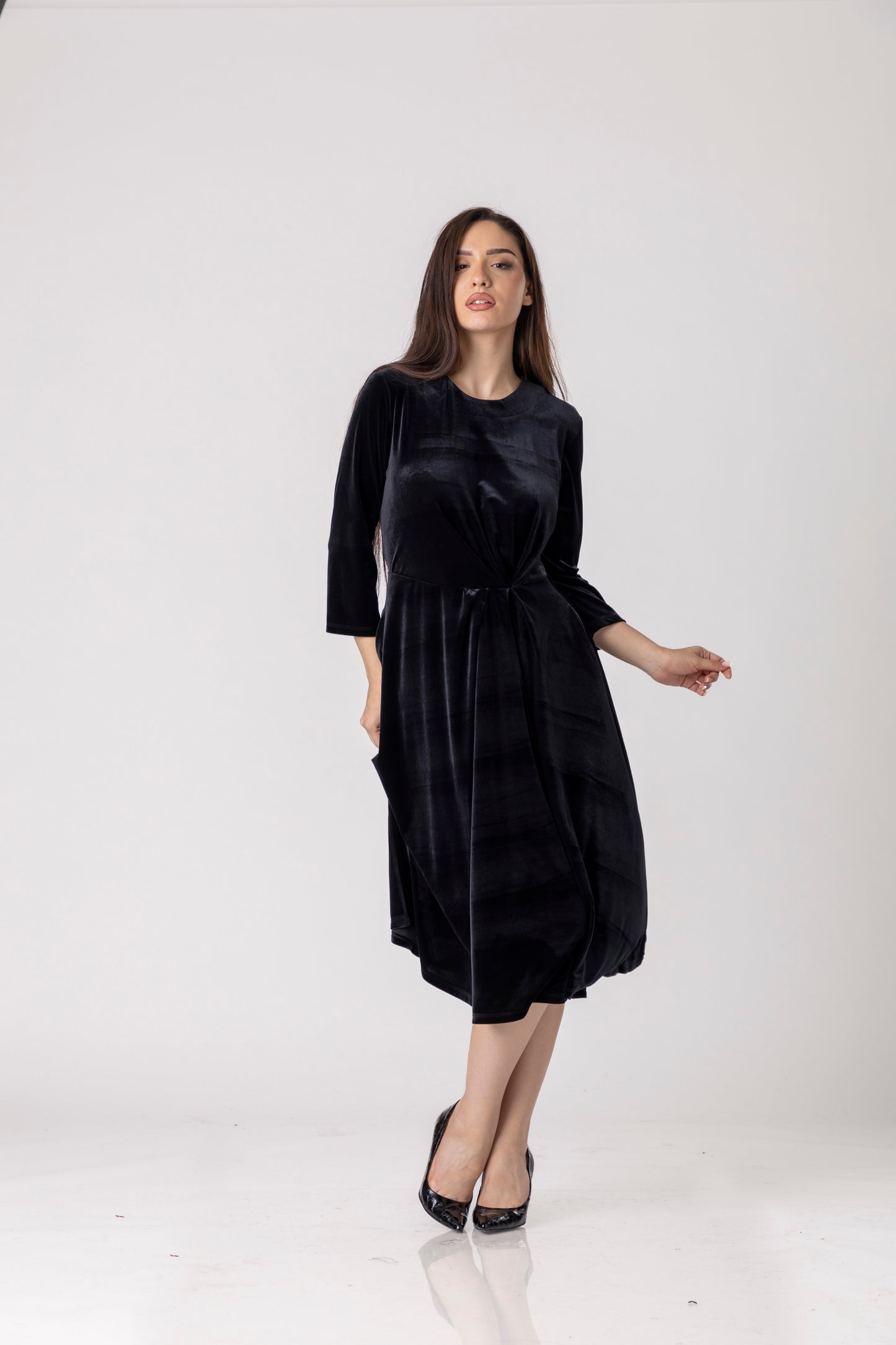 Kaven Velvet Midi Dress