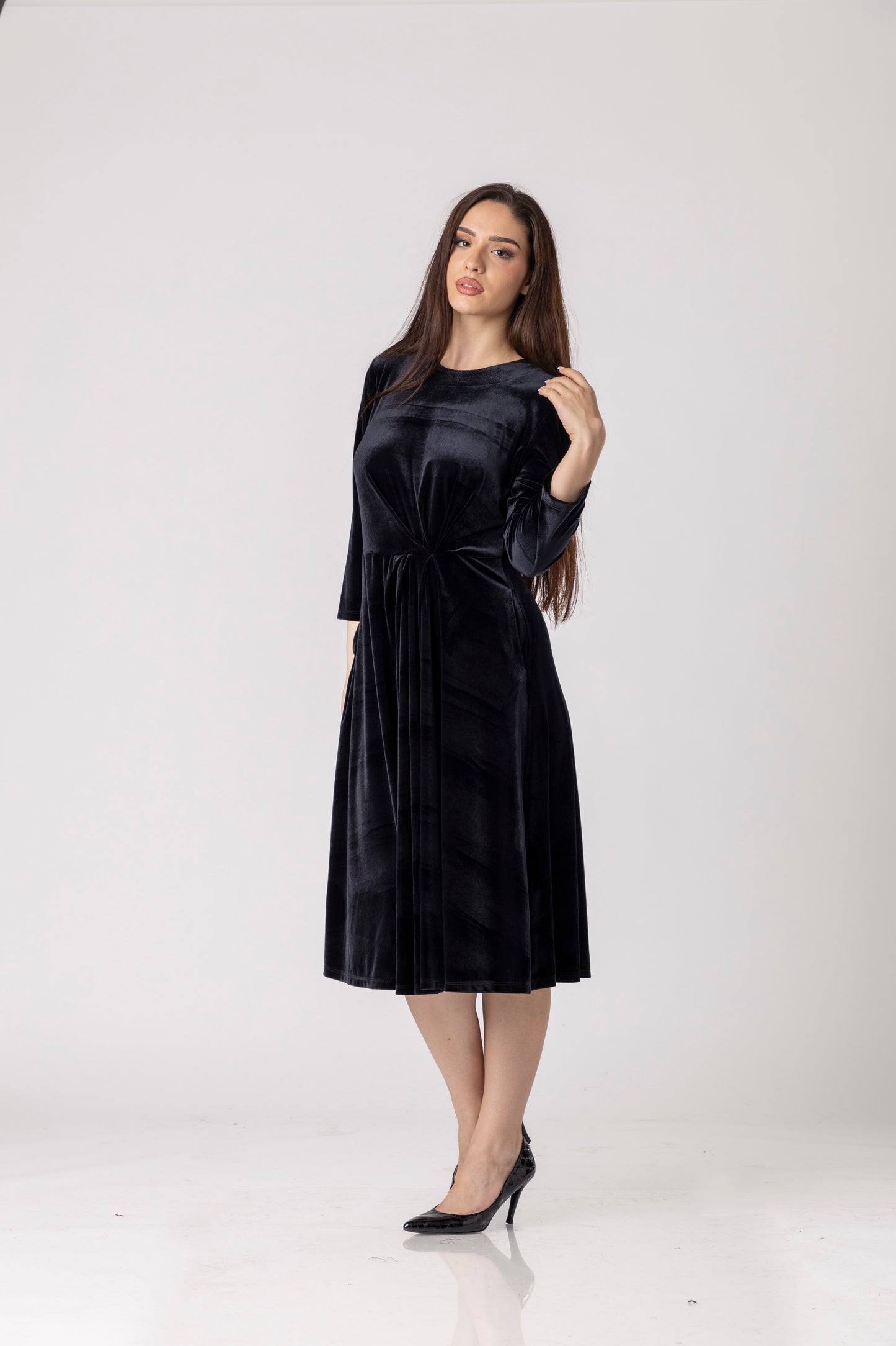 Kaven Velvet Midi Dress