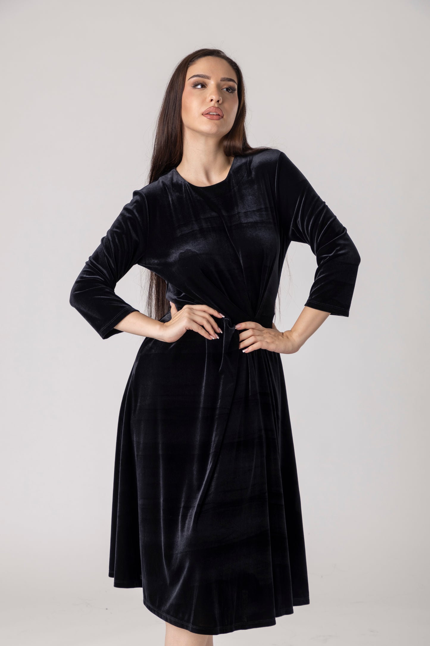 Kaven Velvet Midi Dress