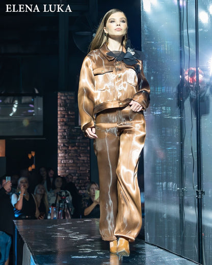 Металик скратена јакна и панталони