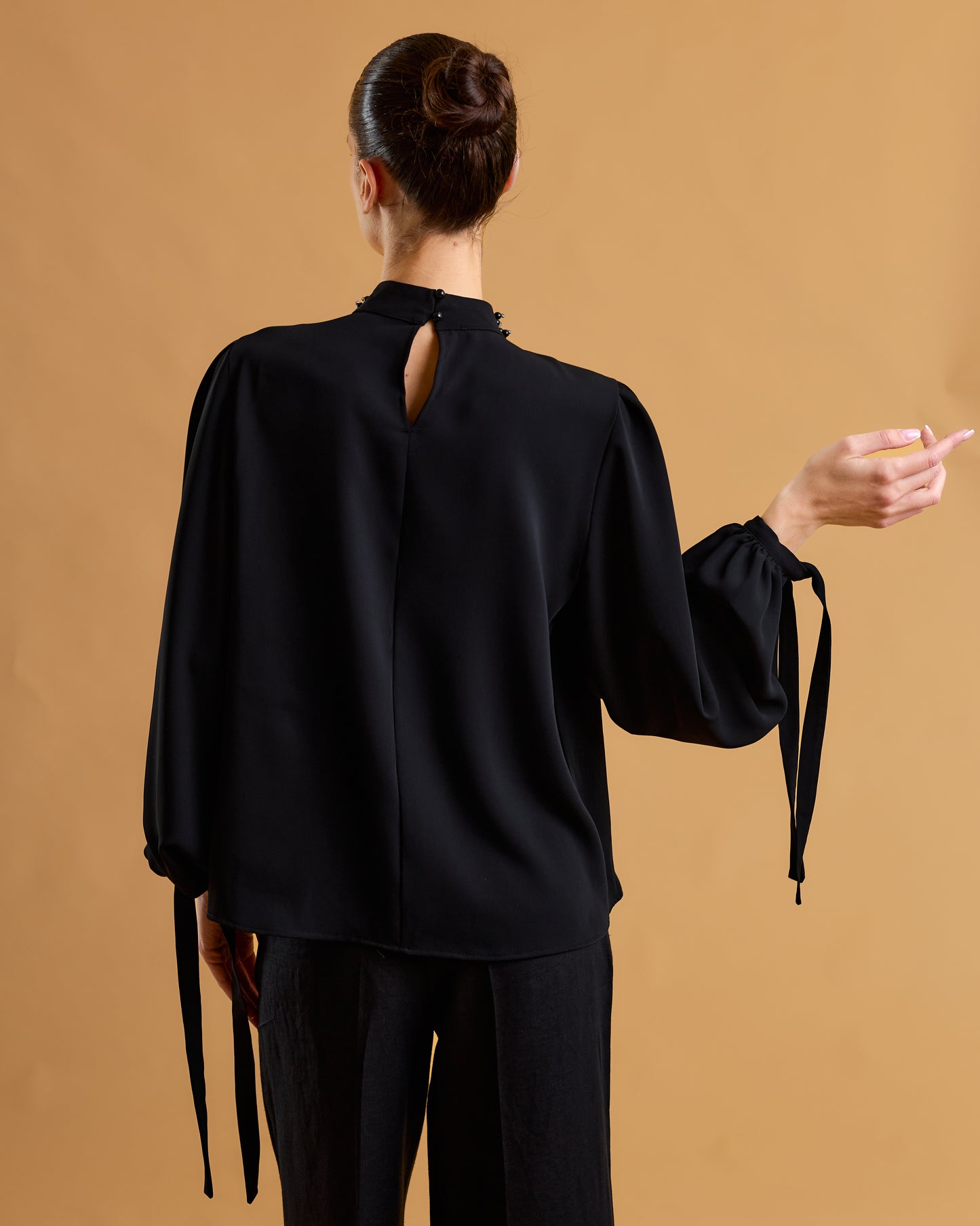 Perluna Noir Blouse