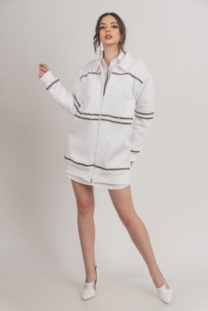 Луксузен џемпер во бела боја