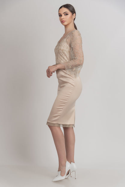 Миди фустан од чипка