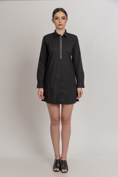 Црн фустан од кошула