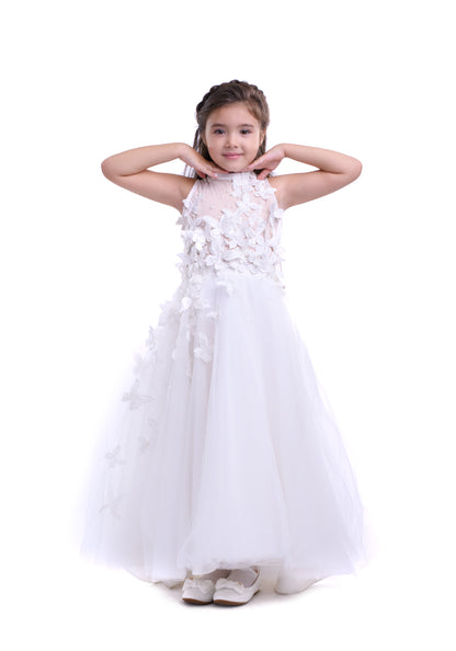 Бел фустан со пеперутки