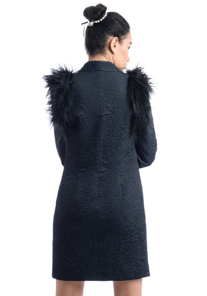 Фустан за забава со долги ракави