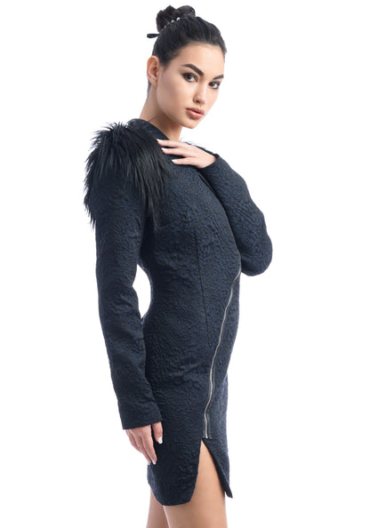 Фустан за забава со долги ракави