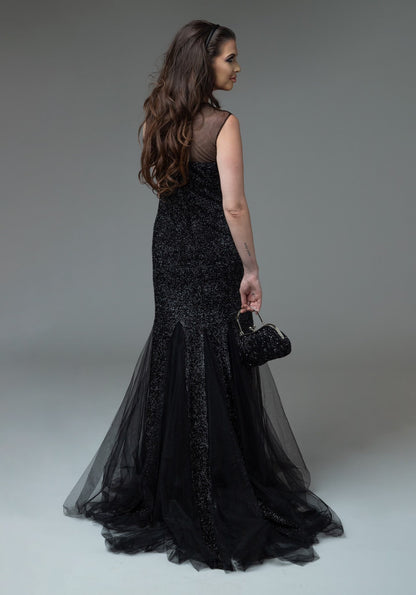 Долг црн фустан