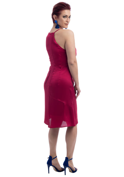 Црвен сатенски фустан