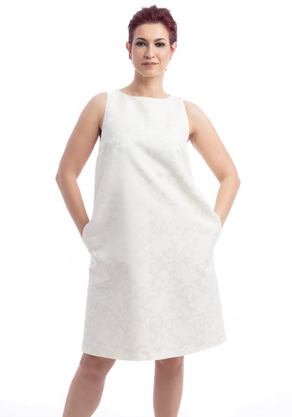 Фустан во џеб со чипка