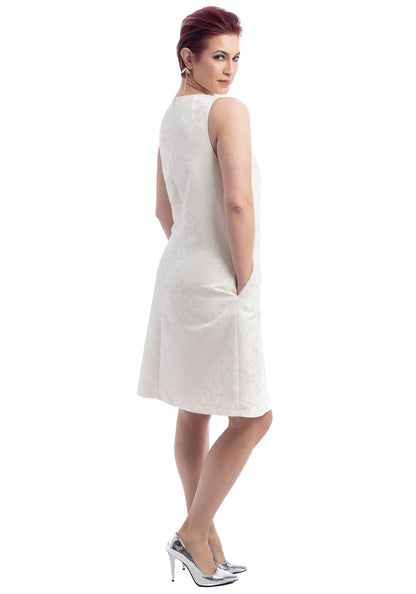 Фустан во џеб со чипка