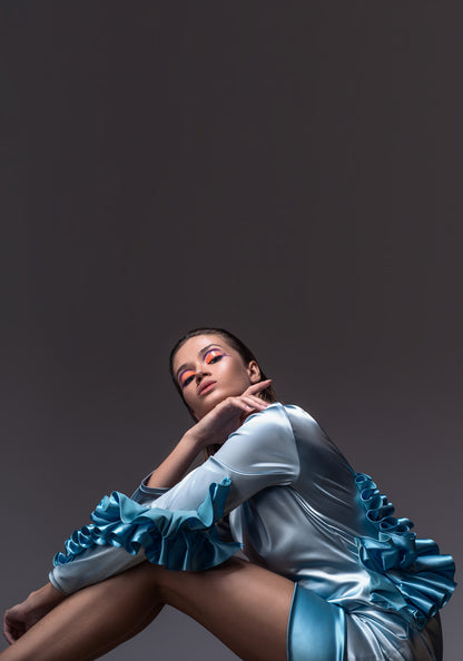 Фустан за забава со долги ракави Џозефин Рафл