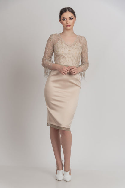 Миди фустан од чипка