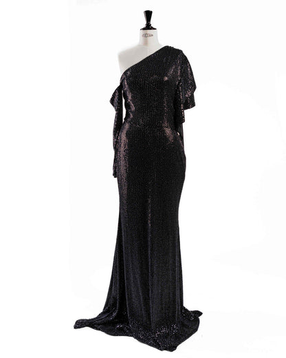 Долг светкав фустан со едно рамо