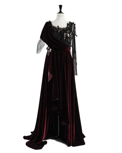 Долг кадифен фустан