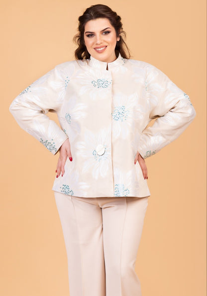 Розов цветен блејзер и розови панталони