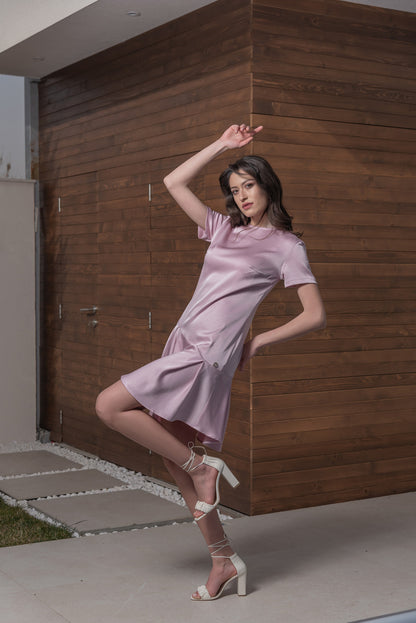 Краток сатенски фустан