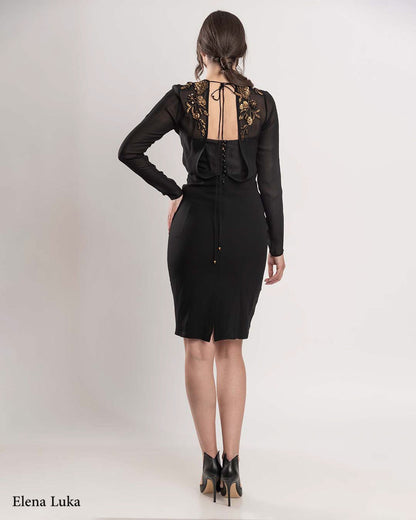 Црн коктел фустан со златна чипка