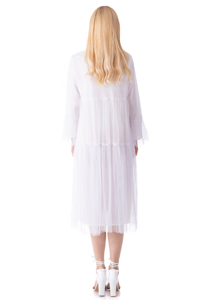 Извезен долг беж фустан од тул