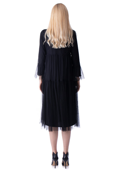 Извезен долг беж фустан од тул