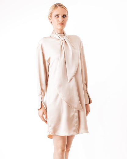 Фустан од сатенска кошула