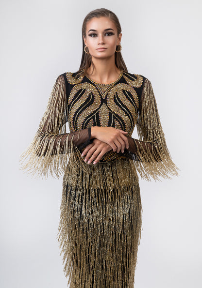 Долг црн фустан со златни детали