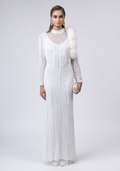 Бел фустан со мониста